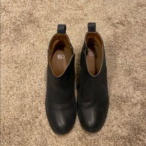 BP Lance block heel bootie size 9